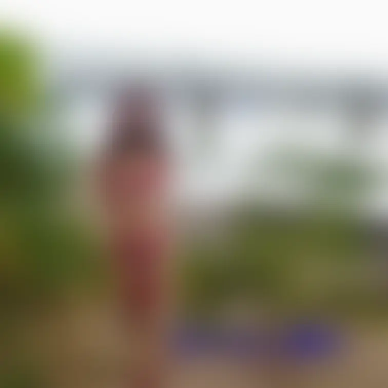 電車の乗客、何人気がついたかな？