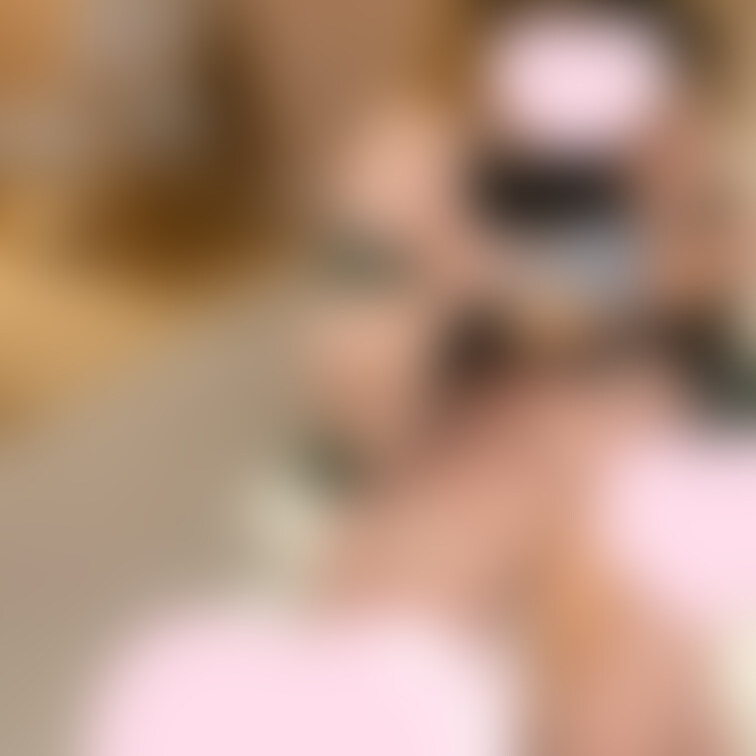 温泉での授乳🍼

授乳姿良いですよね😍
おっぱい出す瞬間は何度観ても釘付けになります💘