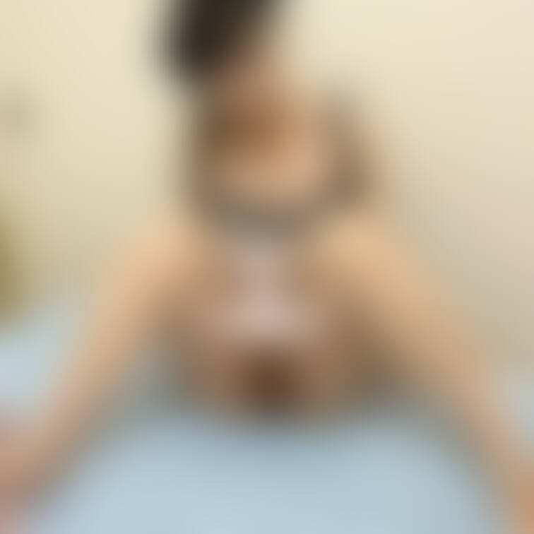 指入れおなにー連写♡ ねむは中がきもちいんです、、、すぐびちゃびちゃになって中を指で掻き回しちゃう、、、
でも本当はも