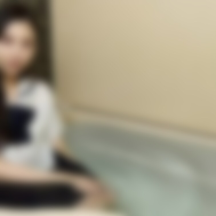 数年前の動画‼️
制服を着てお風呂場でエッチ❤️