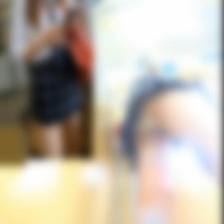 めちゃくちゃ美形＋足がキレイで長い！
もうむしゃぶりつきたいっすね！
輝く純白でスマホ見ながらその場で4545したい