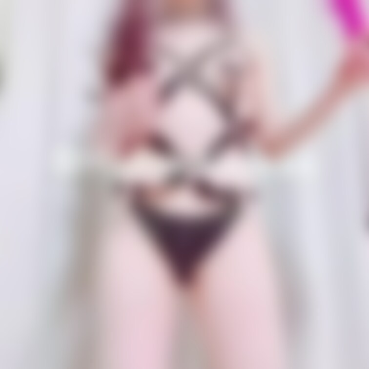 アヘピースしながらバイブズボズボしてたら腰止まらなくてすぐイッちゃいました🤍