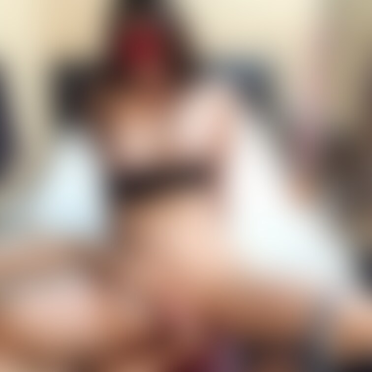 【舌使いで魅せるエロボイスお○○○さん】パンティを脱がせて電マで引き続きいじめてやります😎からだのくねりがsexyですね