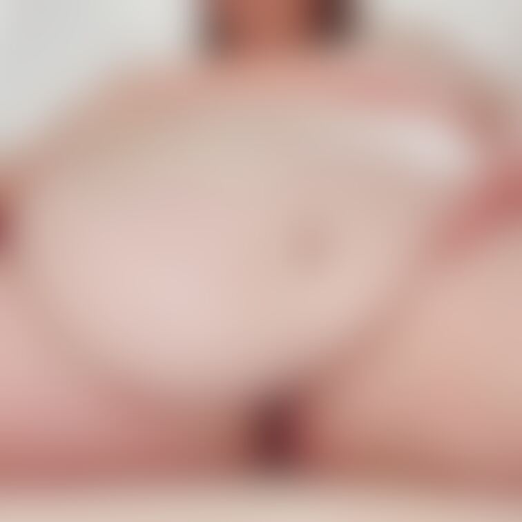 腹肉🤍
この巨大なエプロンで
圧迫されたい？