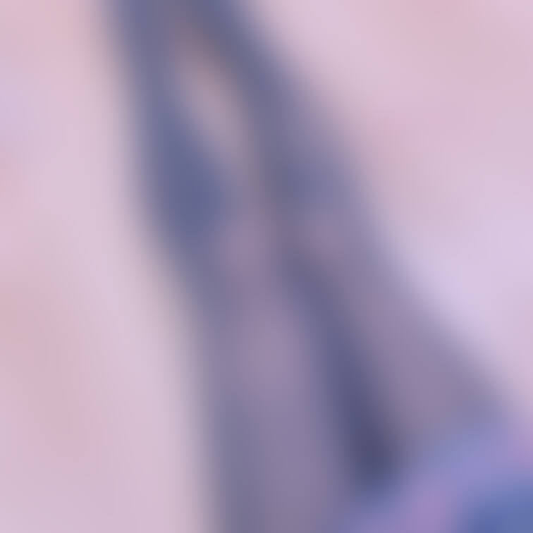 めっちゃ清楚系な撮り方したのに2枚目は下品な女の子♡