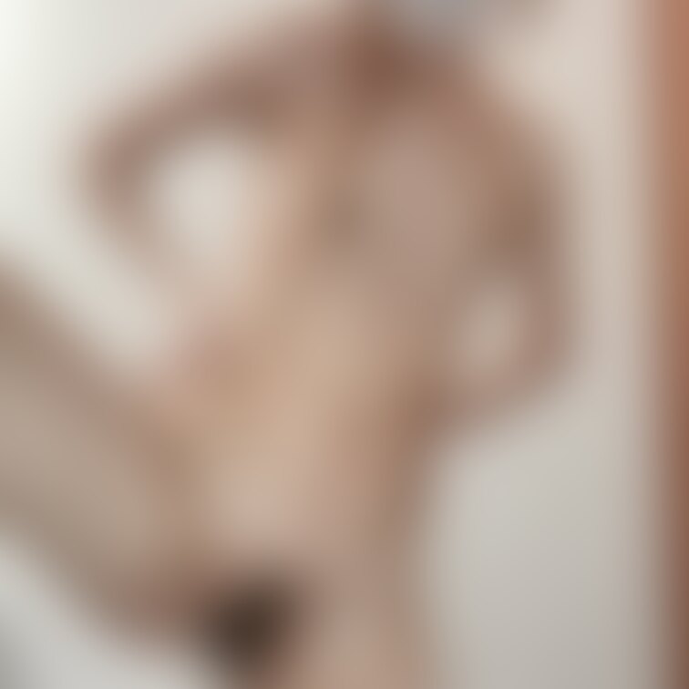 剛毛お○んこ見せつけ画像♡
産後でお腹に線が入ってたり、乳首が真っ黒だったり…!!
とにかく汚いっ