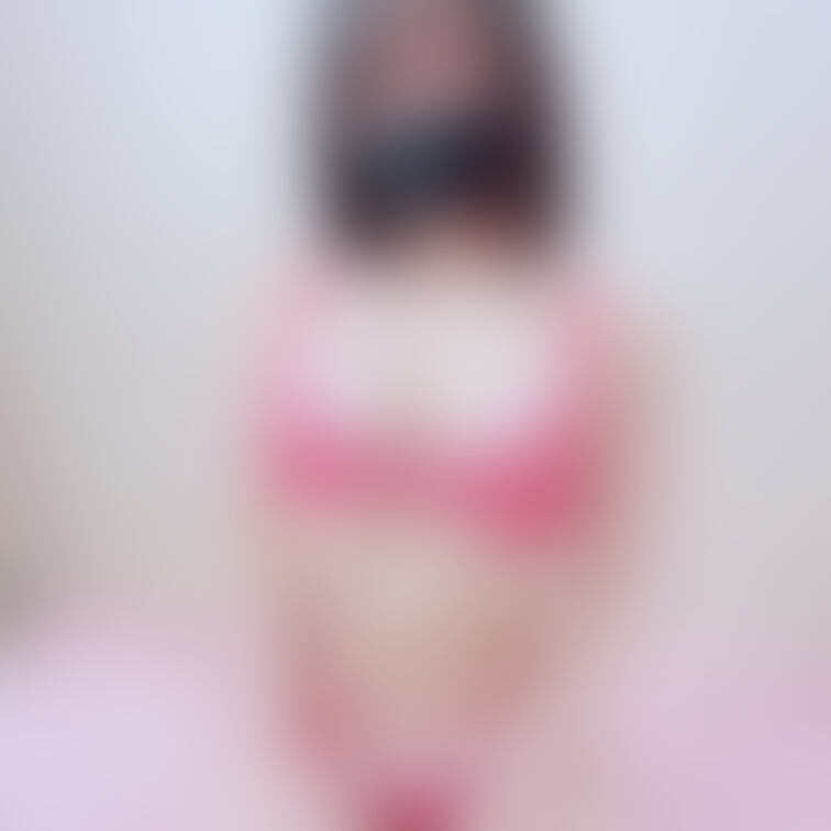 新しい下着のお写真シリーズです🍎

今回は赤色系を着ました❣️

いつもと違うアングルも…？
