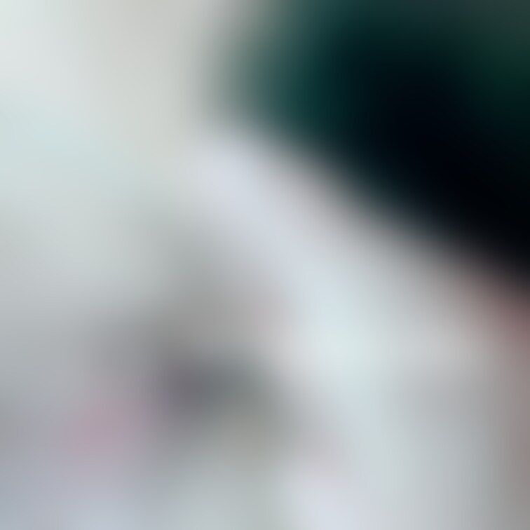 最近、あそこの毛を生やしてみています（笑）
ずっとパイパンだったから気になって鏡に映して確認してます😇