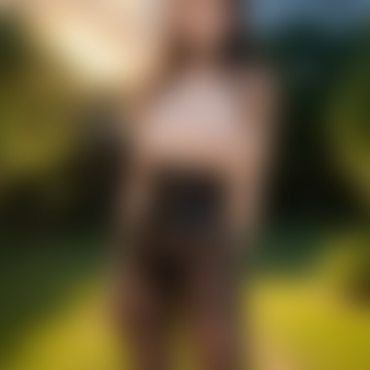 [November 1, 2024 part1] Forest girl.

森をお散歩中の半裸美女ちゃん。🌿
ス
