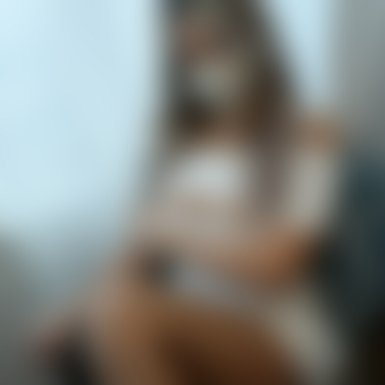 おはよん🤍
アミタイツブームです🤭
めっちゃエロいでしょ？😍💕
