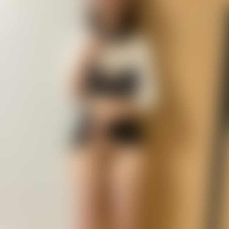Xの続きです🧡正解は履いてない🧡でした😖🧡当たったかな？😍  

💋私と直接連絡先を交換して肉便器に育てて頂ける方や