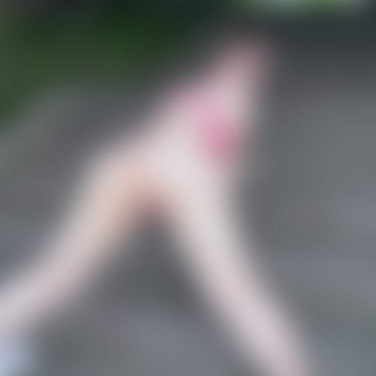 むちむちのお尻が丸見え🫢
ハイレグ好評だったので
今度違うハイレグも着てみるね💓

《いいね♡》が活動の励みにな