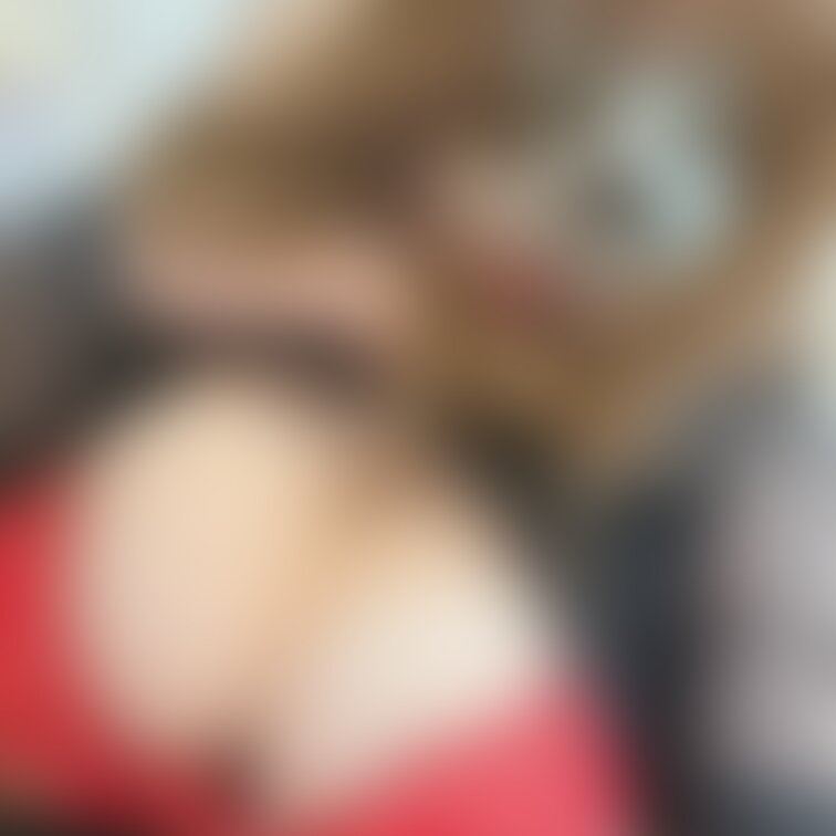 持ってる中で1番派手な下着。普段着があまり女の子っぽくないから、デリで普通の服の下にこれ着てたらなんか喜ばれた。