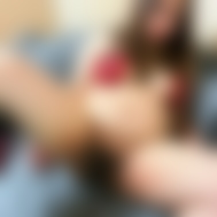 あやかです🐣
自分で言うのもなんですがヤリマンちゃんです😝
色んな人とエッチしたり色んなエッチのプレイを楽し