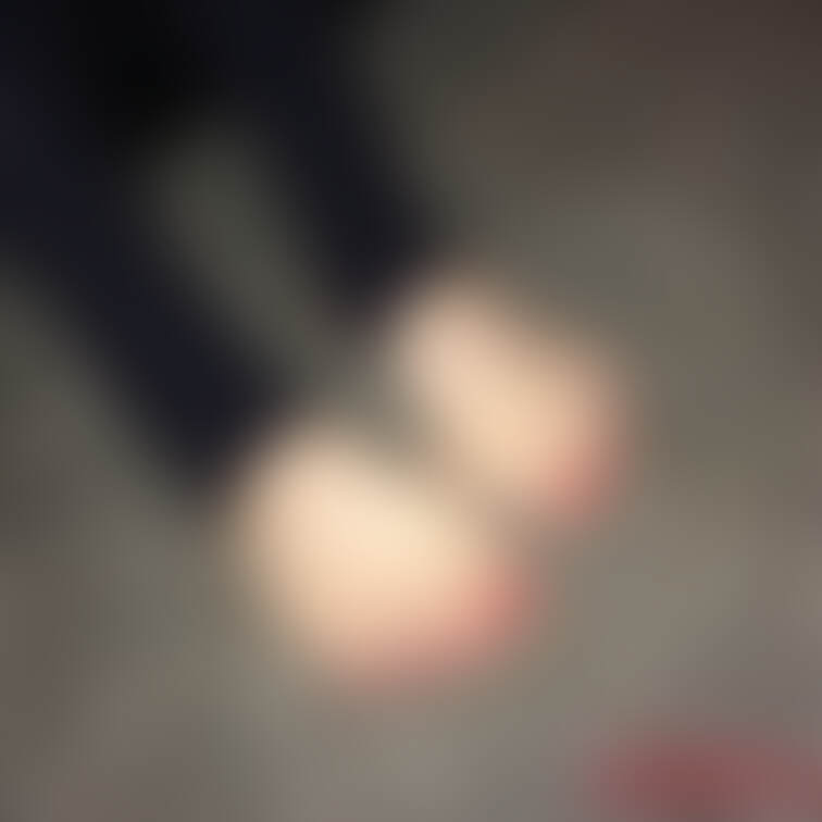 【無料プラン】M男向け写真臭「うにうに動くトレンカ履いた足指」(5枚)
💕うねうね動くOLのすけべな足指
💕精子