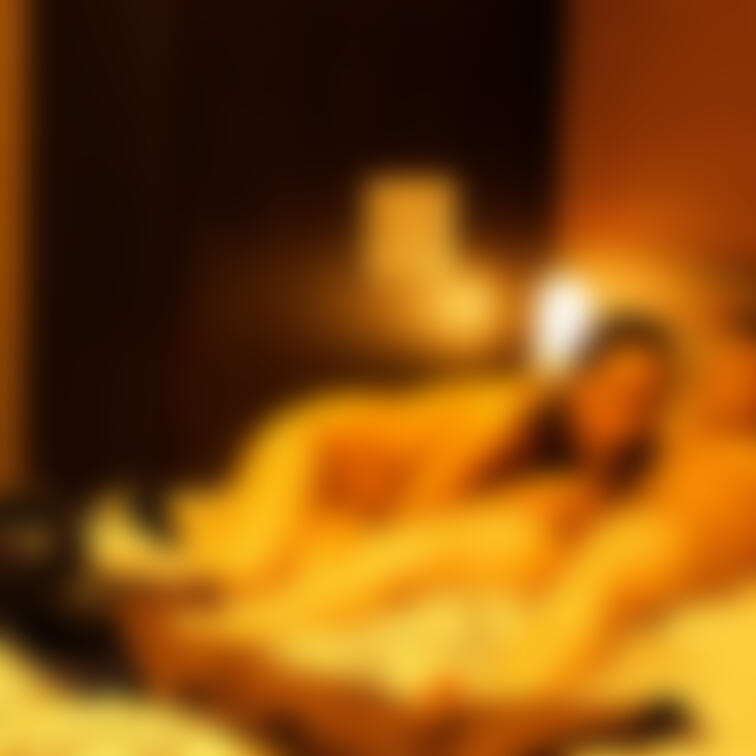 久しぶりの寝取られS〇X ④
イチャイチャしながら、単独さんから口移しでお茶を飲まされるユリ。
素直に受け入れてしま
