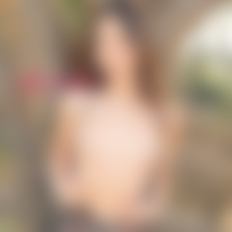 白昼野外露撮シリーズ♪
ボディストッキングで野外露撮(///∇///)
ジッパー下ろしたら・・・🤭