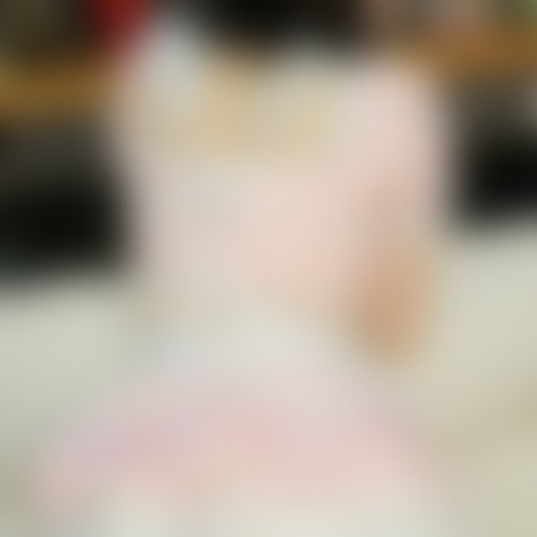 Eカップ美ボディ　秘密の浜辺なぎさの大胆グラビア＆コスプレシーン
