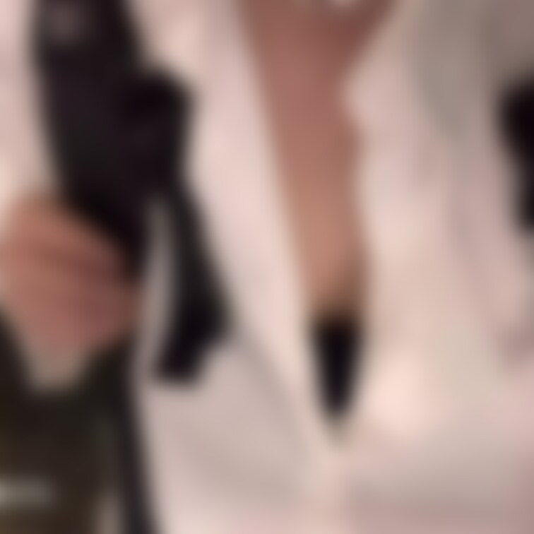 ほんと、なんでもないような日常🍀

仕事終わりの帰り道。私がえっちな活動をしてることを全く知らない友達に撮影してもら