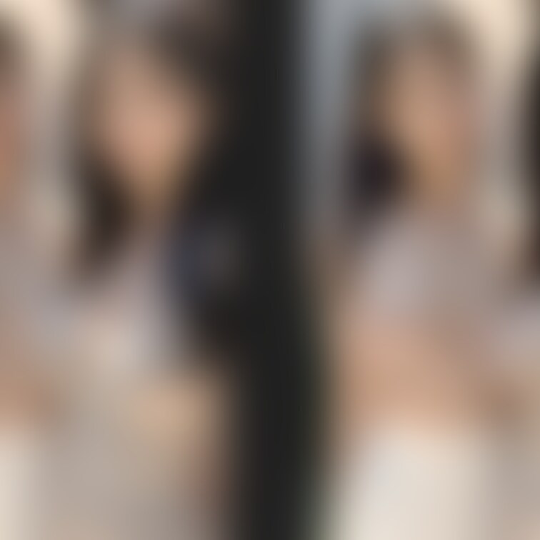着衣と脱衣を並べた画像です。画像№326