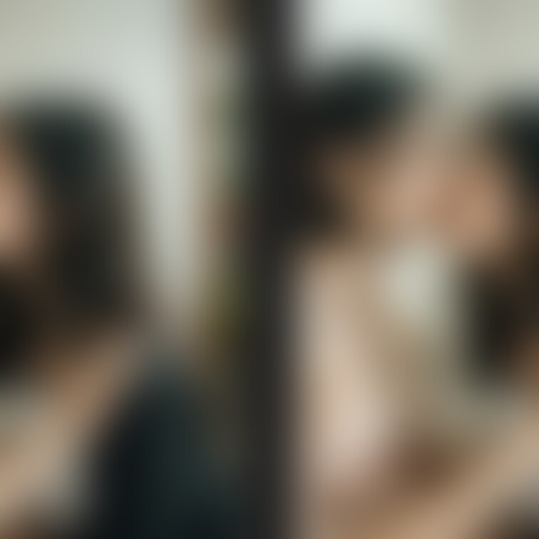 着衣と脱衣を並べた画像です。画像№577