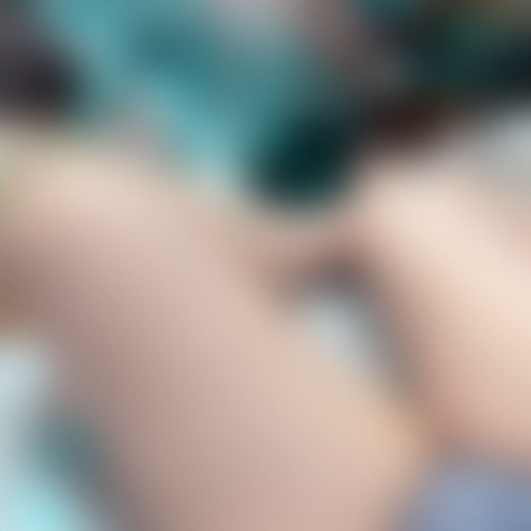 こんなえっちなところ刺してくる蚊がいる！！🤣🤣

にしてもむちむちだ、、、
痩せよう🤣🤣