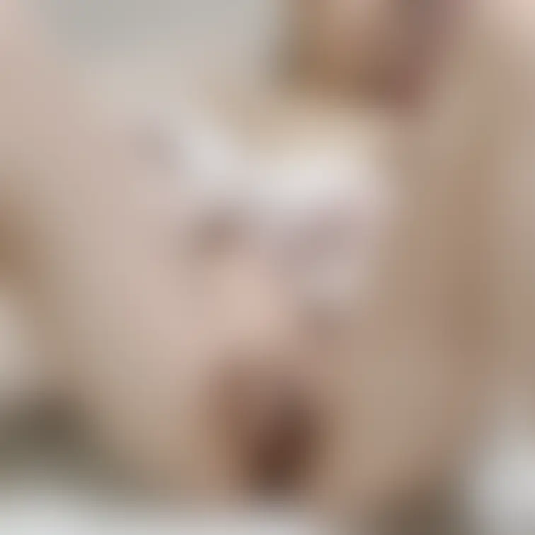 何してると思います…？
正解は…


スマホでえっちな動画見てムラムラおなにー🤤
でした♡
(声はほぼ出して
