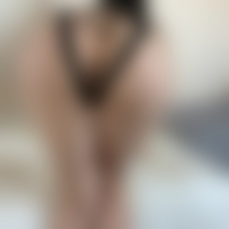 フォロワー様からいただいた
えっちなショーツ❤️
脱がなくても入れられますね🍑