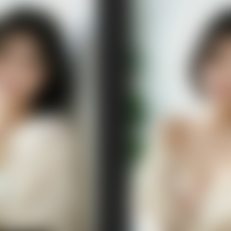 着衣と脱衣を並べた画像です。画像№401