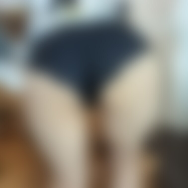ケツとパンツのシミと寝てる妻💕
3枚組😌