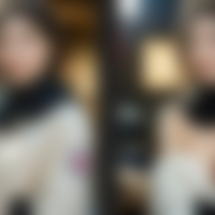 着衣と脱衣を並べた画像です。画像№1216