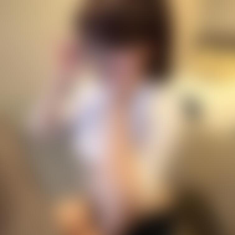 うわぁぁぁ、、、
乳首、、出ちゃってたぁ、、、
おっぱい、、丸見えじゃん。。。
