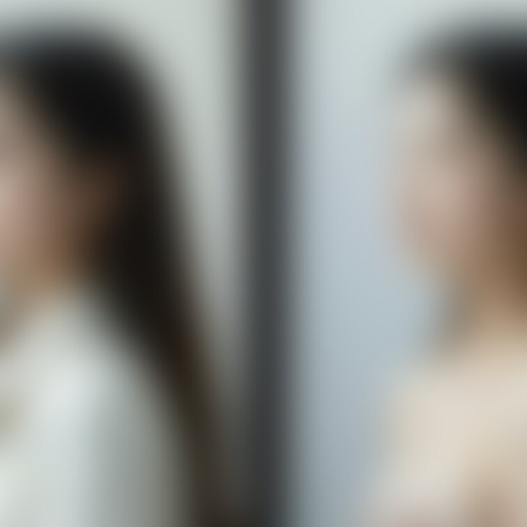 着衣と脱衣を並べた画像です。画像№1115