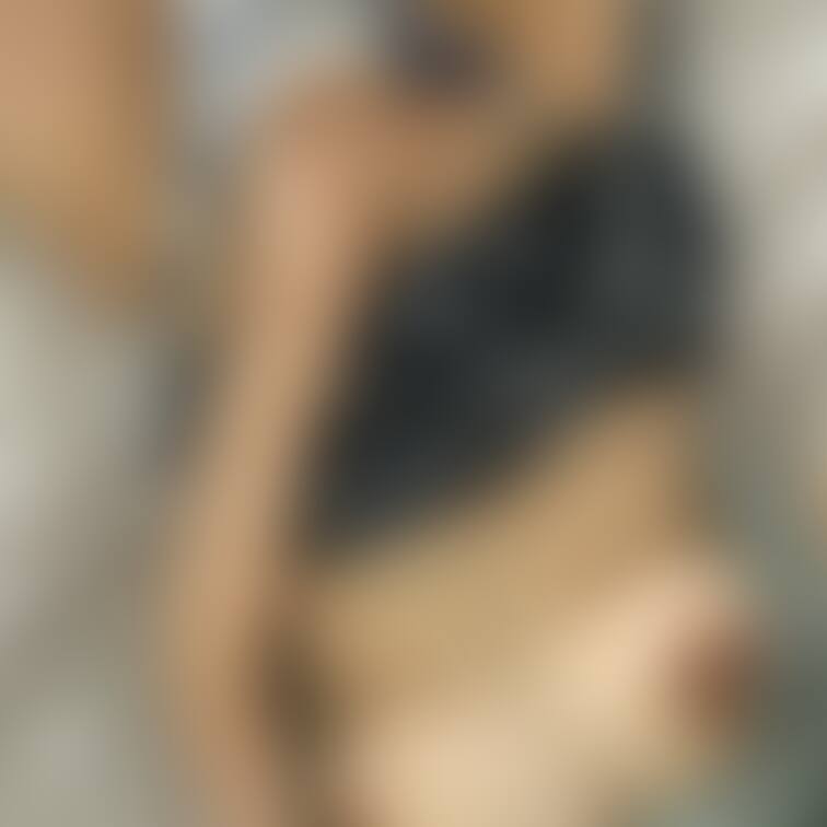 乳首丸出しでマン◯いじりまくってんだけど、文句ある？
あー、美味しそうなチン◯突っ込みてー！！！！