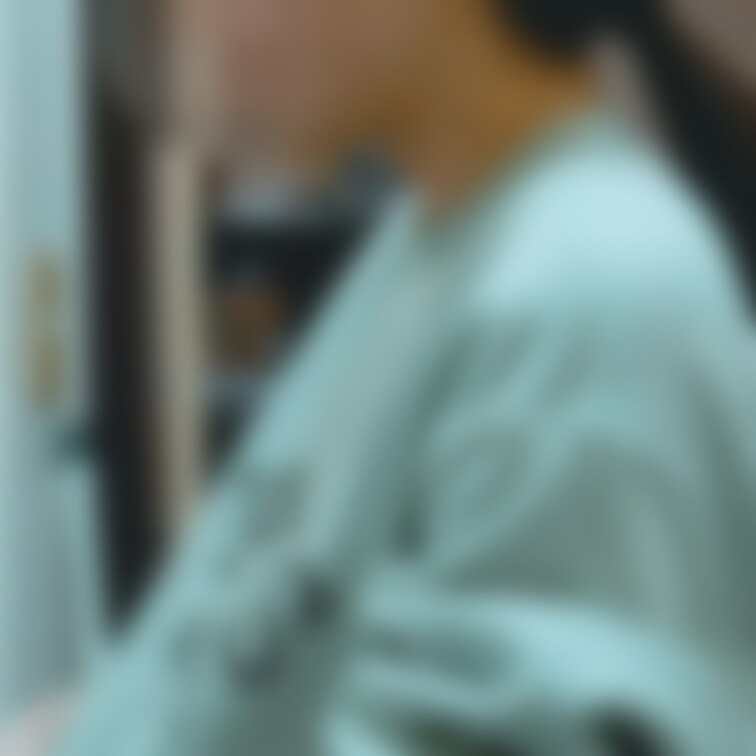 撮影日：202/11/18
機材：スマートフォン

ゆうちゃんの脱衣シーン。ブラ＆ショーツを脱いで浴室に入るまで。