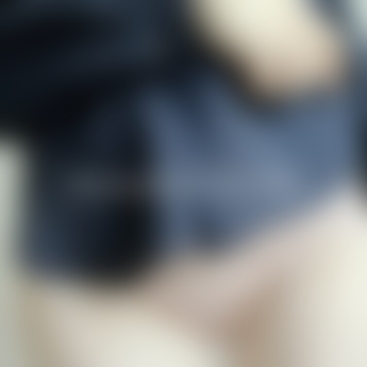 パンツチラ見せしてくる彼女😘