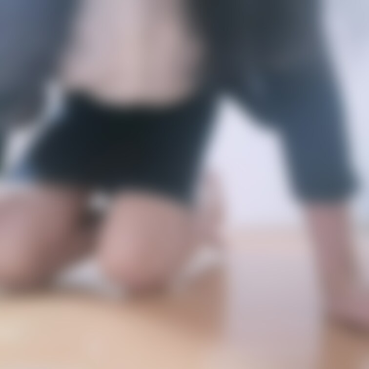 ※上位プラン雰囲気顔出し版※
出勤前ストッキング履くところ