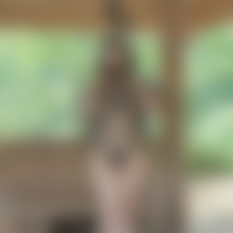 服の下は、こんな事になってました♡
でも胸のサイズが合わなくて、乳首出ちゃった💦