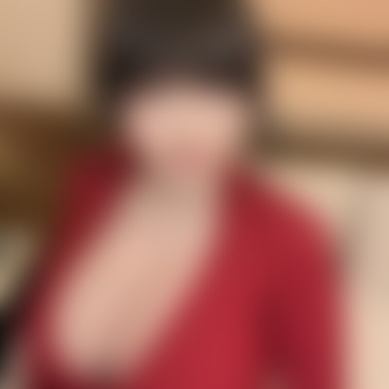 「胸元が大きく開いたリブニットとミニスカート、そしてニーハイブーツ」
ベッドに誘い・・・
※初公開日から