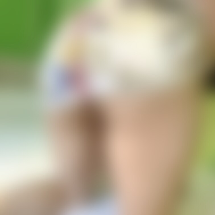 花柄のおしりー☺️🩷
この服可愛くて好きなの☺️
チラッと見える感じが、私も見返してみてドキドキするね☺️