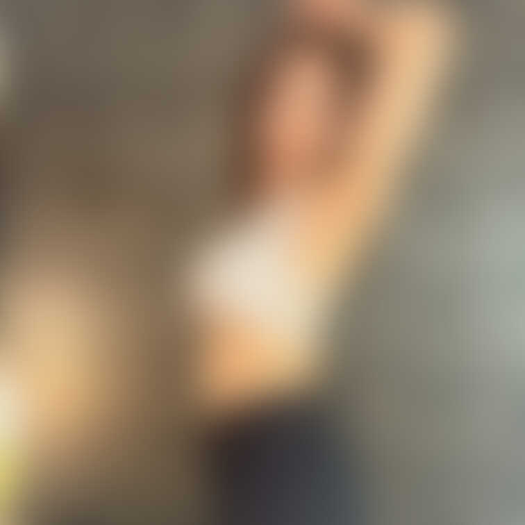 今日はベッドでゴロゴロの続き…💓
みんな大好き怜子のお尻です(*ﾉωﾉ)
好き…？ですよね？