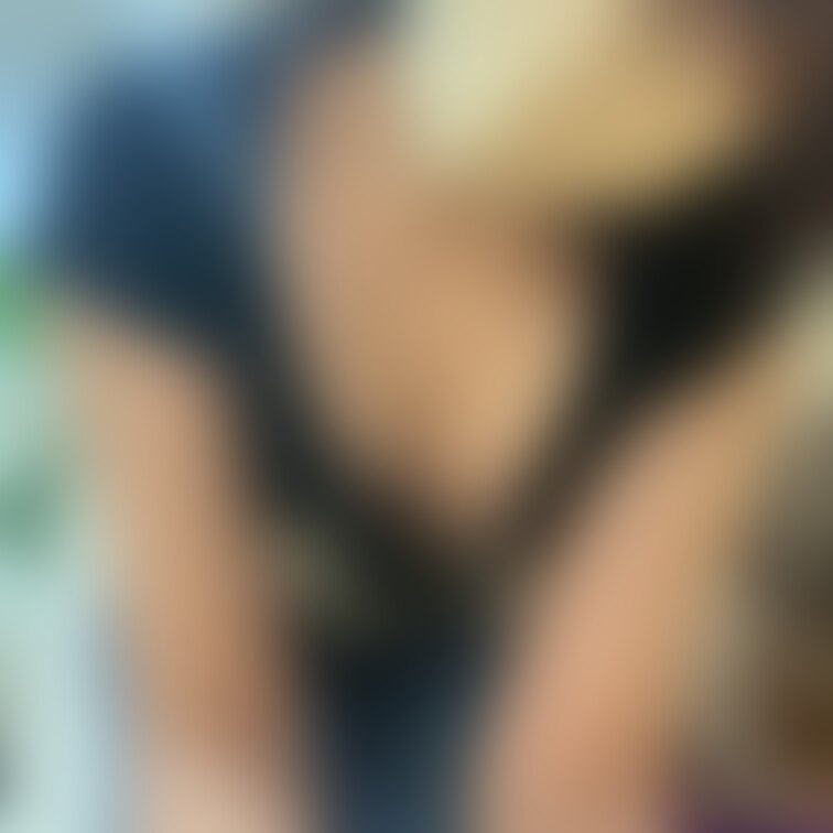 ねぇ、そんなにまじまじ見られると…意識しちゃうよ🩷

もう少し近くに来てみる？🤭🩷