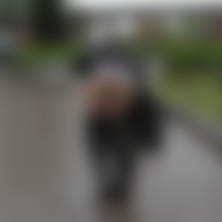 ドライブ途中に港の公園でパンチラ露出で恥じらいながら興奮するお嬢さん…
✅車内に戻って興奮収まるままフェラして