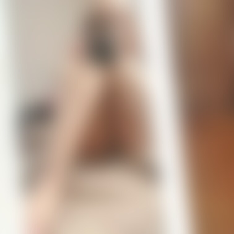 これはちゃんとパンツはいてます。
パンツを脱がされ、あらわになったところをいじめられたい、ふじみねです。

そろそ