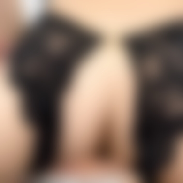 次にアップする動画の写真になります😎🍑💖

顔面騎乗位でベロベロ舐め回しました👅

今週のアップになりますのでお