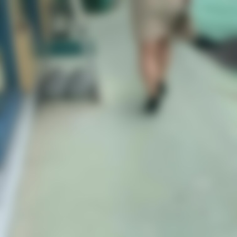 ワンピースで歩行ムービー
