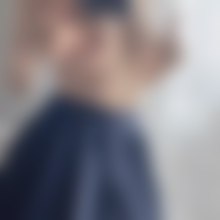 おはちきゅ〜!
ちきゅうポーズ...♡
今月は初の🍓ちゃん(乳首)解禁お写真あげちゃおうとかと作戦中...!
どき