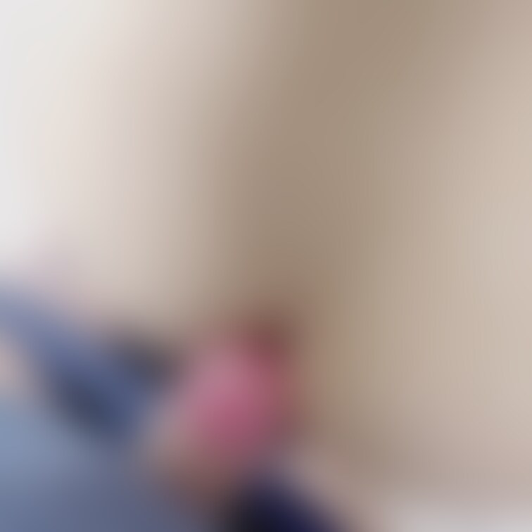 ちんぽをお尻に擦り付けられました🍑エプロンえっちの続きです💓手コキしてて次にフェラしようかなと思ったら、パンツを脱がされ