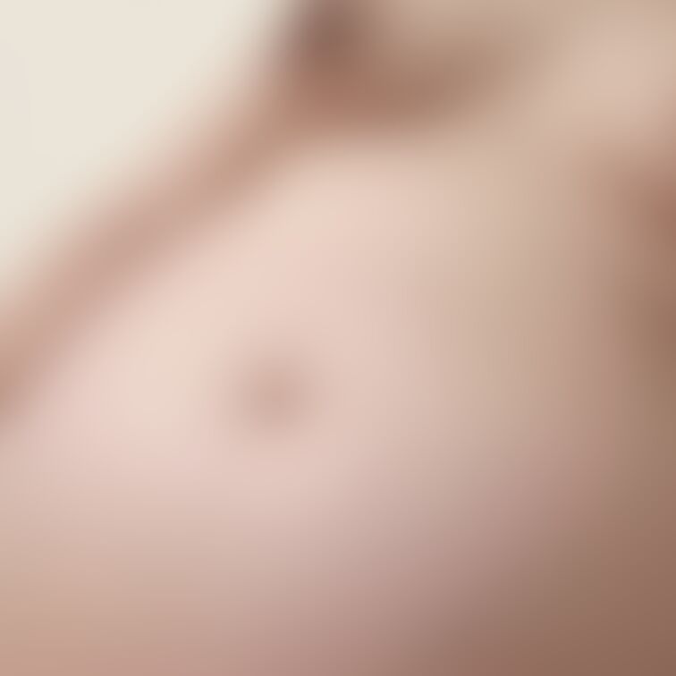 お風呂上がりのお腹とおっぱい🎵