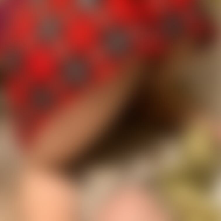【制服コス】素人の制服コス
挿入待ちまんこということでパンツ脱いでけつ突き出しで
待ってるそうです